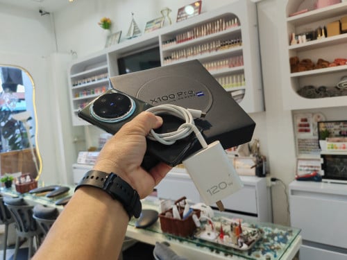 #Vivo X 100 Pro   ⚜️  99%  ⚜️  ⚜️ 12GB ram +  256GB rom  ⚜️ ⚜️ 365$ ⚜️ China / Sim 2 ⚜️