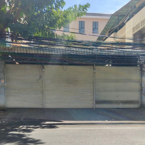 ឃ្លាំងអាជីវកម្មសសំរាប់ជួលទួលទំពូង /  Ware-House for rent Toul Tumpung