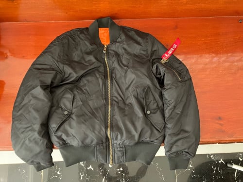 Bomber jacket អាវទាហានបោះអ្នកបើក bomber