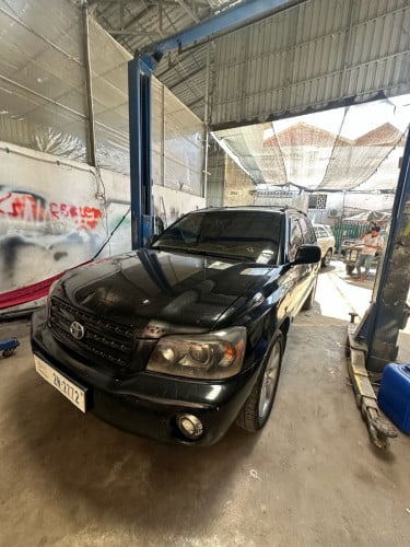 Highlander ឆ្នាំ2002 ប៉ុង2 V6 Limited សាង 9300$