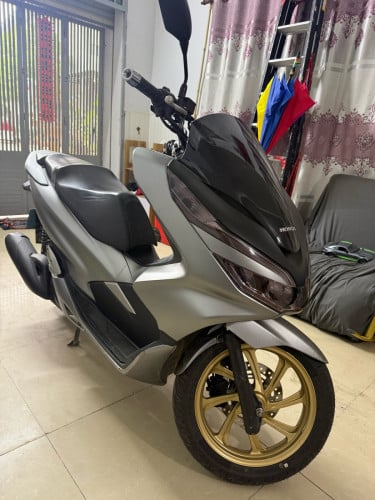 Honda PCX ម៉ាសុីន150cc  ម៉ាសុីនសានុំ ឆ្នាំ2020 ម៉ាសុីនខ្លាំង ស្ងាត់