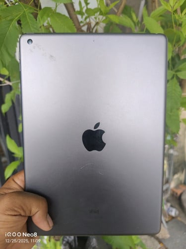 ipad 8th generation សានុំ