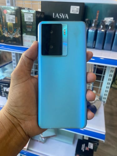 iQOO Z7x 8g/256g_CH (វៃដូរបាន)👉$95