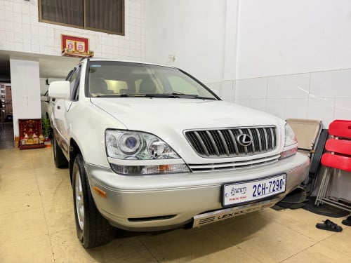 Rx300 2002 full ក្នុងលឿង ទឹកថ្នាំហ្សីន90%