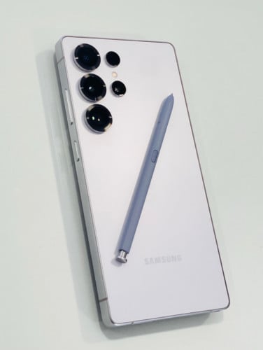 Samsung S25 ultra មួយទឹកក្រុមហ៊ុន ស្អាត99.99%