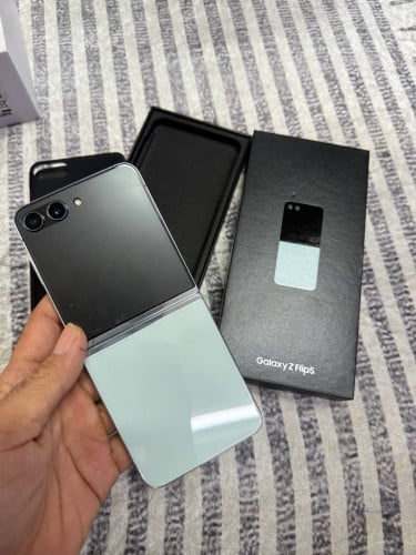 Samsung Zflip5  8G 256G  Green 99% 299$