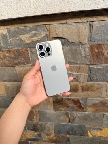 Sell 15pro max 256g Za Sim2 Scan 99%