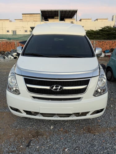 Starex 2012 16800$ limousine ពណ៌​ ស​ ក្រដាស់​ពន្ធ​