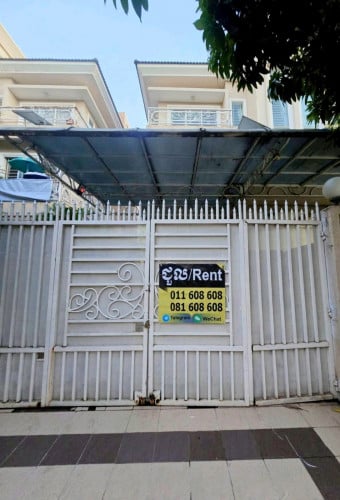 Twin Villa Full Furnit near Mong Rithy road for rent