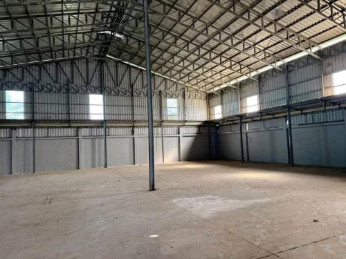 Warehouse 600m2 at Ruessei Keav for rent
