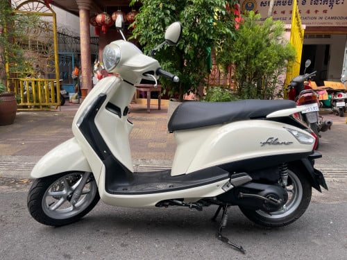 Yamaha Filano 2015 New98%មានពន្ធកាតគ្រីស្លាកលេខ