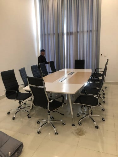 តុប្រជុំ តុធ្វើការ និងកៅអីធ្វើការ