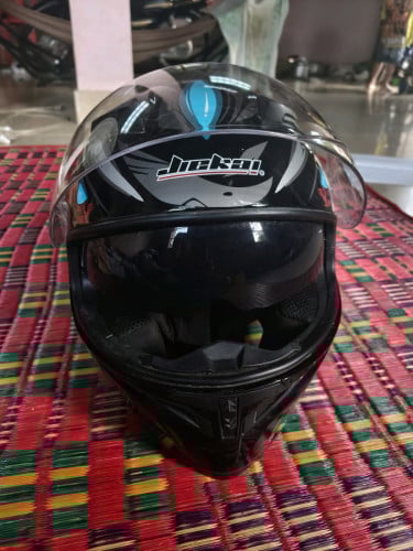 មួកសុវត្ថិភាព