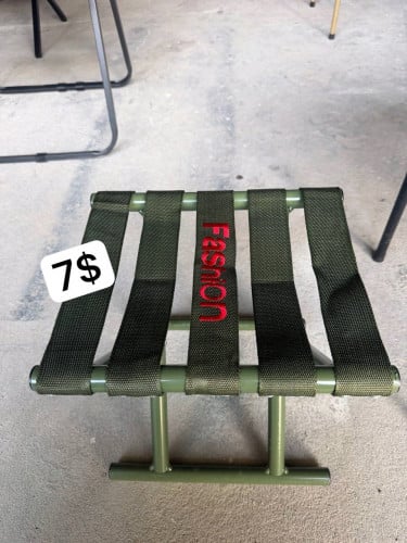 កៅអីគ្មានខ្នង