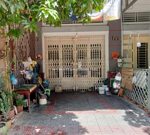 ផ្ទះ​លក់​