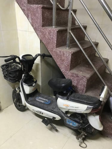 កង់អាគុយលក់បន្ទាន់ 100$ អស់អាគុយ