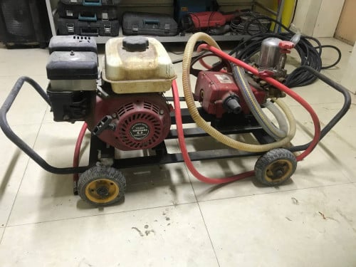 លក់ម៉ាស៊ីនបាញ់សំពាធទឹក 180$ ប្រើសាំង