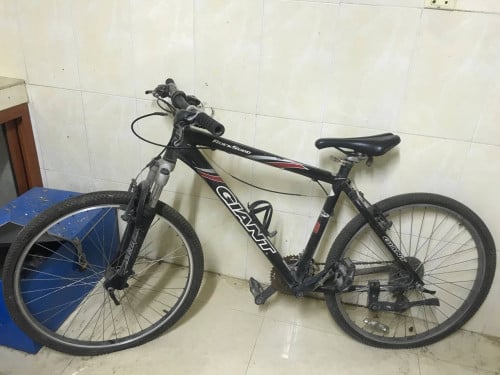 កង់ម៉ាក Giant (Original: Taiwan) លក់បន្ទាន់ 60$ ដាច់ខ្សែហ្វ្រាំងនិងលីប