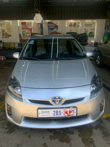 ឡានលក់Toyota Prius 010 Option3 តម្លៃ $15,000 ចរចារ