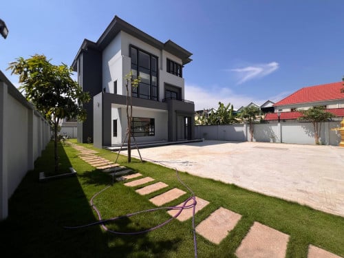 វីឡាទោល សម្រាប់ជួល🏠• ទីតាំង បណ្តោយផ្លូវជាតិលេខ5 CNT 