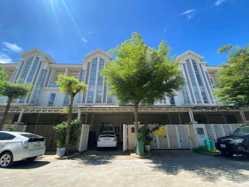 🏡 Link-House For Rent Price: 1,000$ at Chipmong Sensok