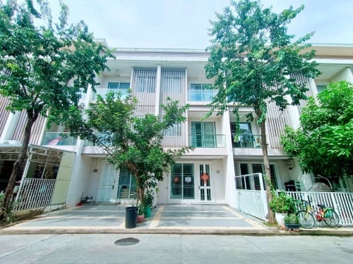 🏡 Link-House For Rent Price: 700$ at Chipmong Sensok