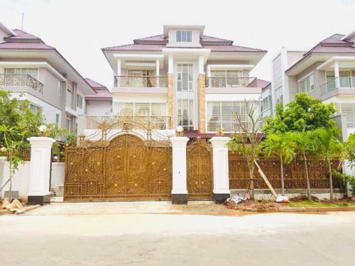 | Villa Queen for Rent at Borey Peng Huoth Boeung Snor