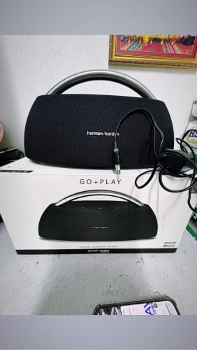 Harman/Kardon Go Playជំនាន់1 មួយទឹកនៅស្អាតនៅប្រអប់ឆ្នាំងសុីន តម្លៃ 150$ មេៗអាចមកតេស្តសម្លេងបាន