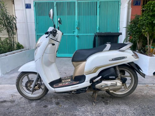 Honda scoopy