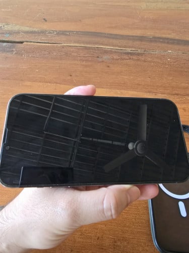 iPhone 13 Pro Max ស៊ីននៅស្អាត 99%