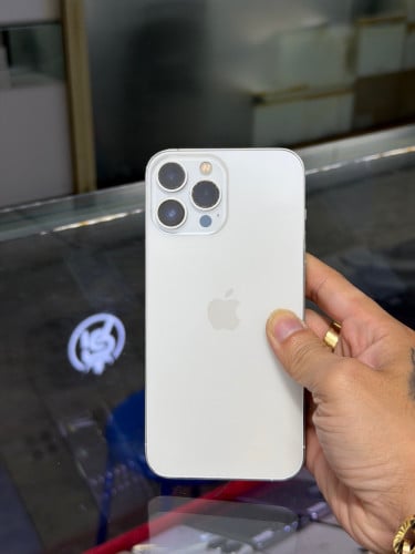iPhone 13 Pro Max White LL/A HD256GB Phone Condition 90% 🔋ដូរ 100% , ដូរ camera , ម៉ាស៊ីនហ្សីន