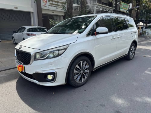 Kia Carnival 2018 for Rental (11 seats) 汽车出租