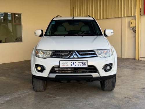 Mitsubishi Pajero sport 2015