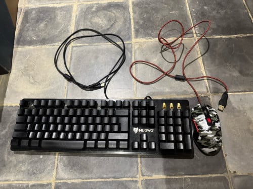 Mouse keyboard មួយទឹក