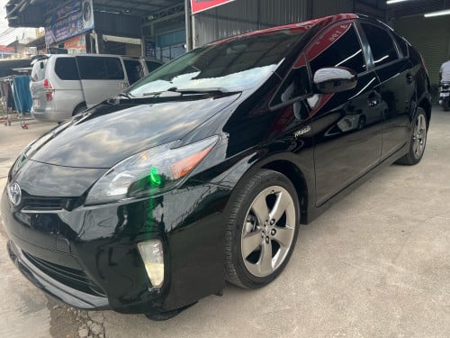 Prius 2013 Personalfull  លក់ឡានថ្មីឡានស្អាតលក់តំលៃចរចាបានអត់បុកអត់ច្រះឡានមូលមានសេវារំលោះ