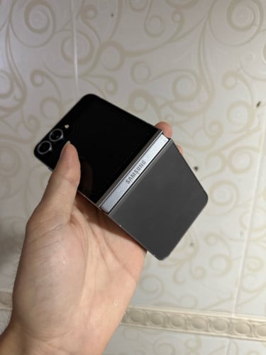 Samsung Flip6 256G 99% 379$