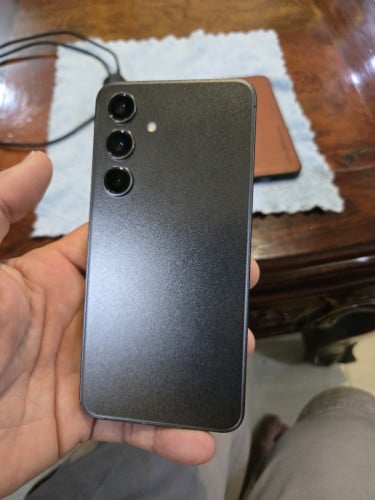 Samsung Galaxy S24 របស់ USA Sim1+eSim សានុំហ្ស៊ីនស្អាត 98.99%