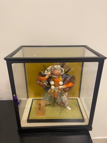 Vintage Japanese Samurai Doll នៅស្អាត 97%