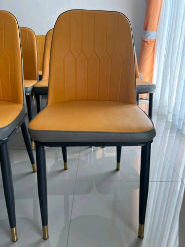 កៅអី ពូកស្បែក ដូចក្នុងរូប វ៉ៃចេញវិញ