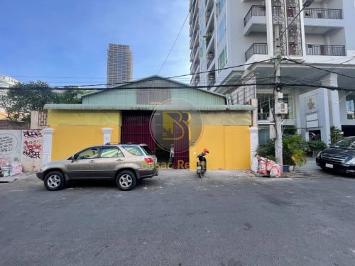 ឃ្លាំងសម្រាប់ជួល នៅបឹងកេងកង