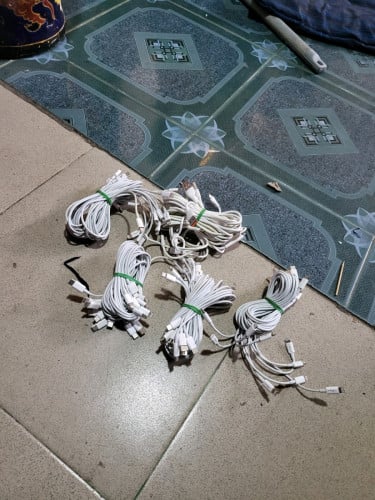 លក់នៅស្អាតទាំងអស់របស់ថ្មី