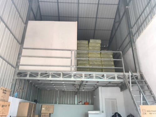 ផ្ទះ និងឃ្លាំងជួលគៀកផ្លូវហាណូយ