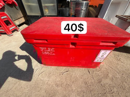 ធុងទឹកកក