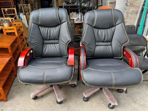 កៅអីលោកប្រធាន