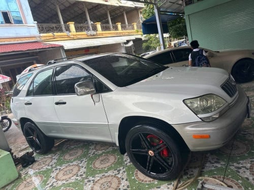 ប្រភេទឡានស្អាតសាច់ដែរលះទឹកថ្នាំបាញ់បាញ់កាងមុខកាងក្រោយជើងក្រោមហាប់