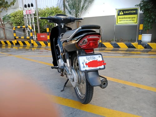 សង់022សាណុំសុីនលក់ ស្អាតស្ងាត់ មាសុីនមិនទាន់ជួសជុល