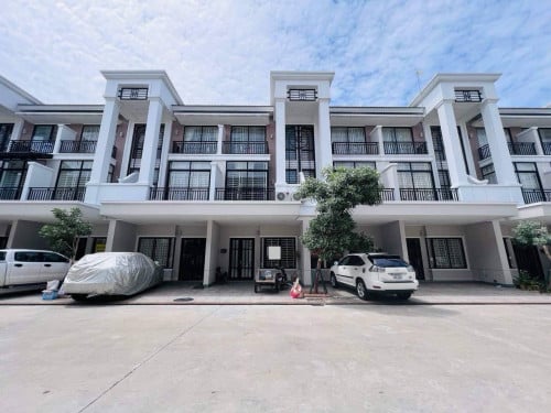 វីឡា LA សម្រាប់ជួល | Villa LA for Rent