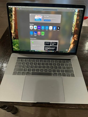 លក់ MacBook Pro 2019 15” Ram 32 Core i9 HD 500