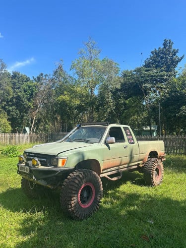 ឡានលេខដៃ កែ១ស្អាត សំរាប់បងៗ off road ត្រូវម៉ាច់