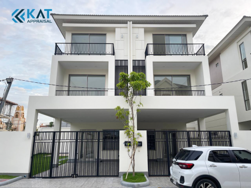 វីឡាភ្លោះម៉ូដឺន (Twin M) ក្នុងបុរីប៉េងហួតបឹងស្នោរលក់បន្ទាន់